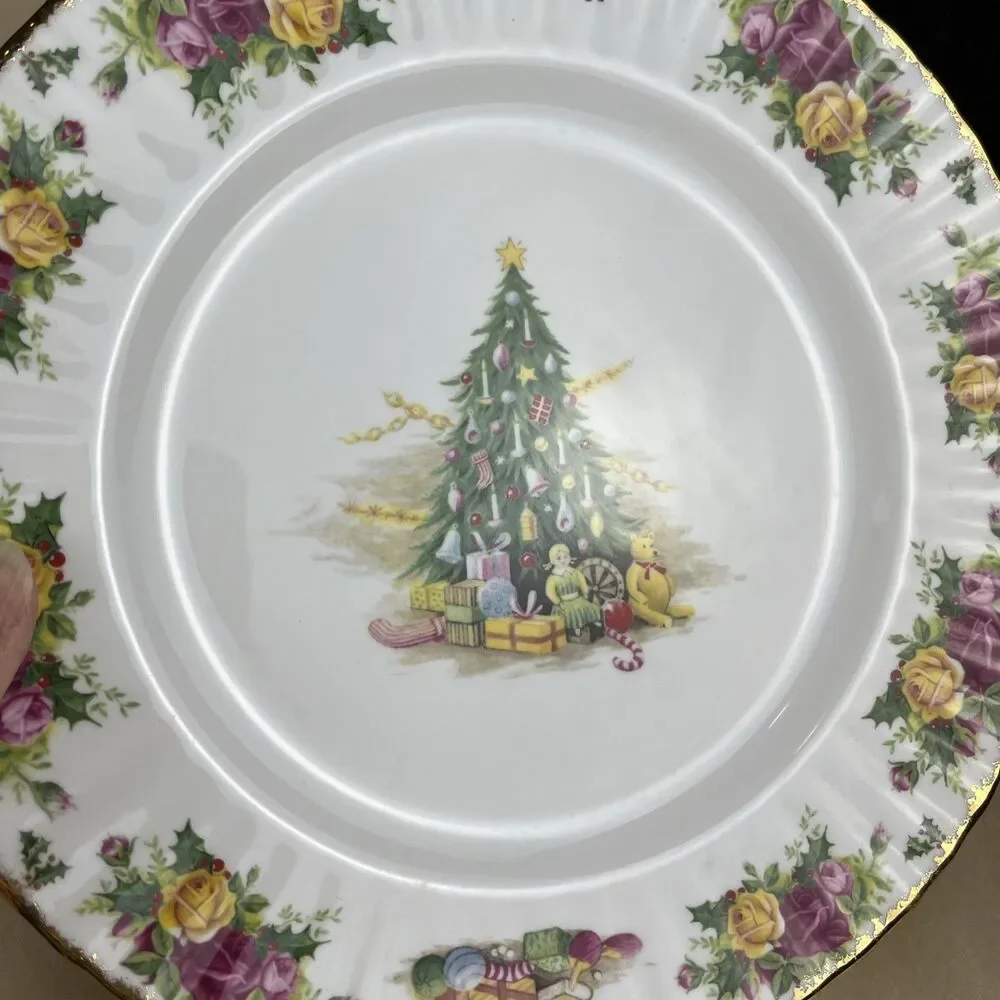 2 Sets Royal Albert‎ CHRISTMAS MAGIC Dinner Plate, Tea Cup & Saucer Bone China